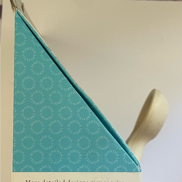 NIB Martha Stewart Crafts Double-Edge Punch- Linked Trim #42-70020. Papercrafts! - Picture 2 of 7